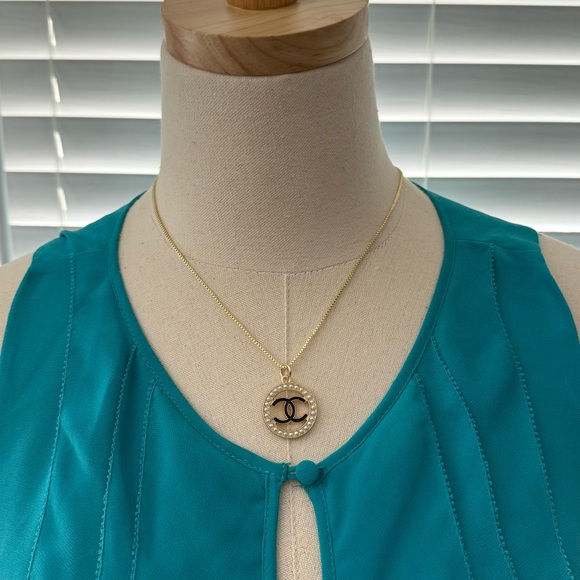 Vintage Chanel Designer Logo 18” Gold Necklace - Picture 7 of 10